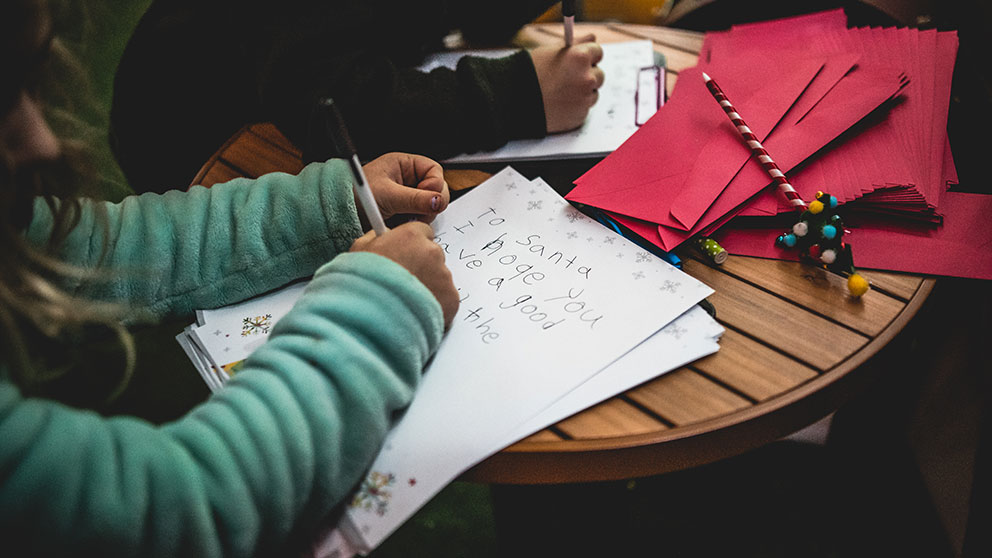 Stop by our Santa Workshop in the village, where guests can send their craft and mail letters to Santa!